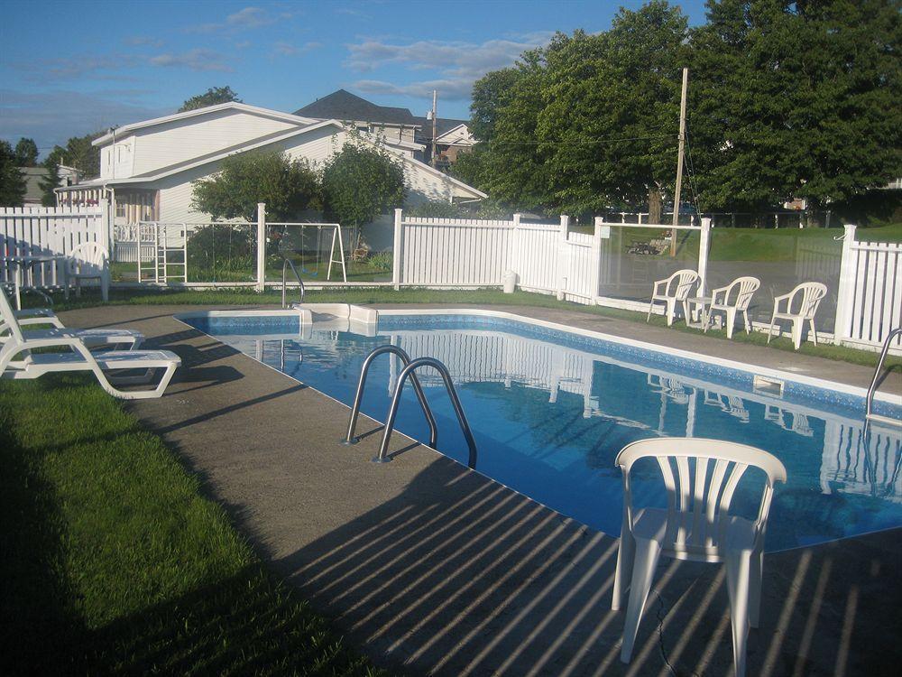 Motel Au Vieux Piloteux Rivière-du-Loup Esterno foto