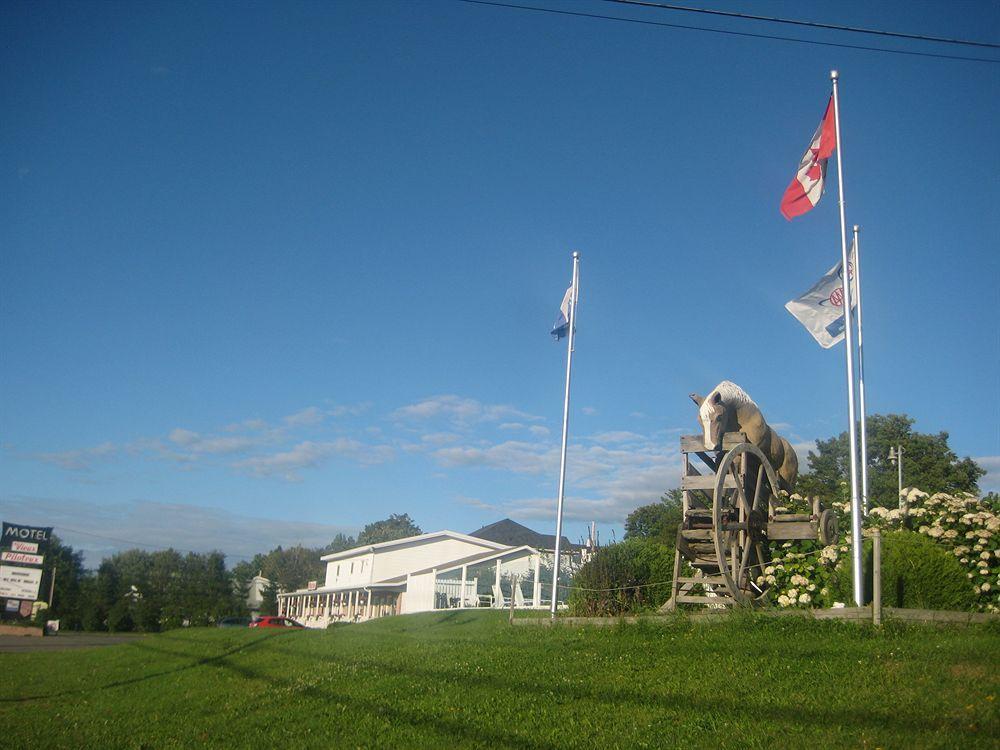 Motel Au Vieux Piloteux Rivière-du-Loup Esterno foto